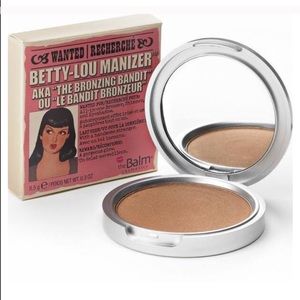 Betty Lou Manizer